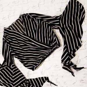 Sale! ⚡Bell sleeve blouse